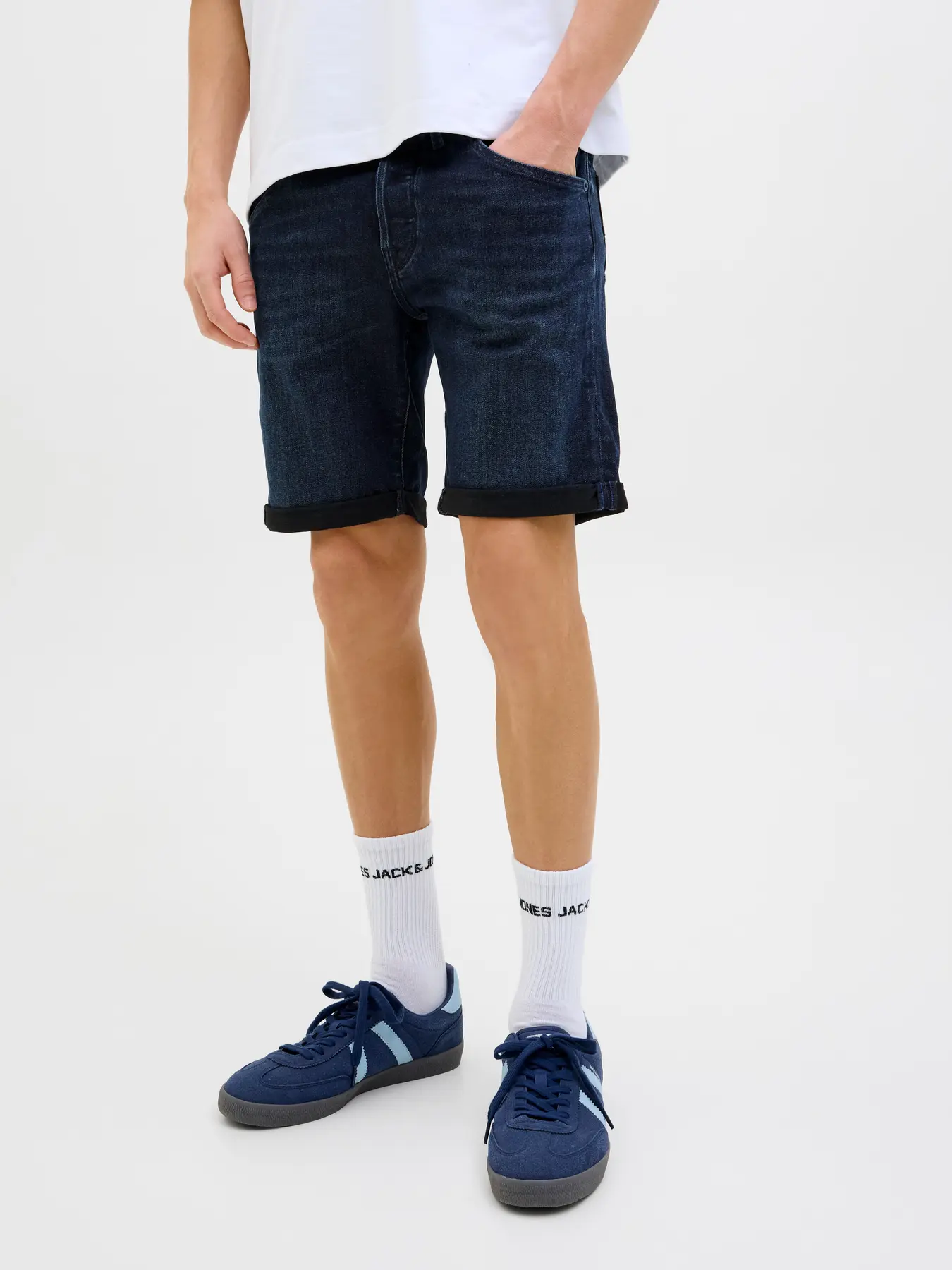 12269608_JJIRICK_JJFOX_SHORTS_CB_310_SN_1.webp