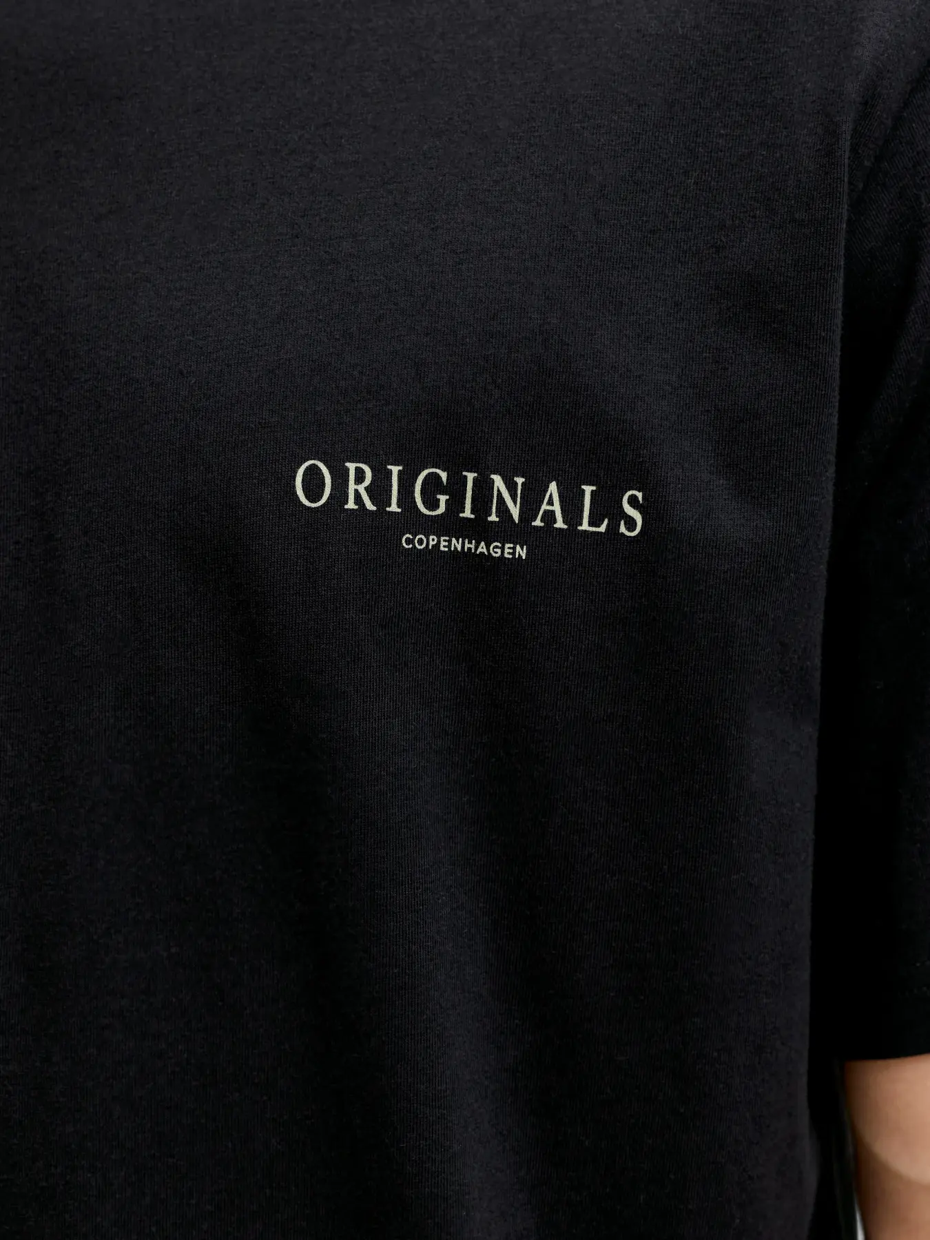 Camiseta Estampada Espalda Montauk Negra Jack & Jones - Imagen 5